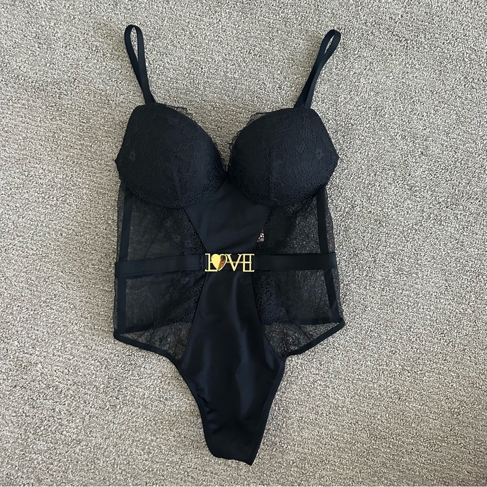 Victoria’s Secret Bodysuit Size Black LOVE Lace Belted Small - Picture 1 of 5